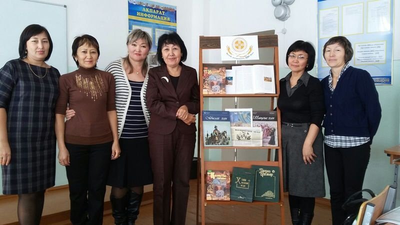 Сегодня в нашей школе началась декада казахского языка и литературы