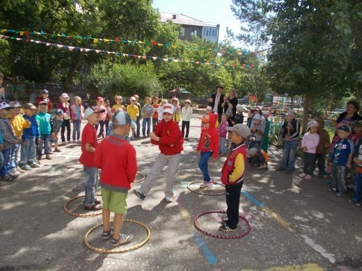 Весело и задорно прошёл праздник «Лето- волшебная пора » в нашем детском саду.