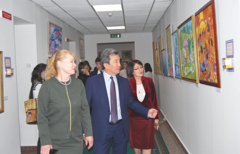 Выставка учащихся художественной школы в Астане