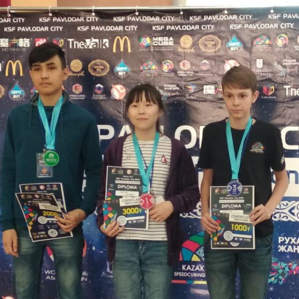 Павлодар оқушысы спидкубинг чемпионатының жеңімпазы атанды