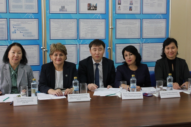 5 учителей школ города стали финалистами областного конкурса