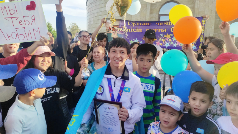 Павлодарские школьники вернулись с победой с Гимназиады во Франции