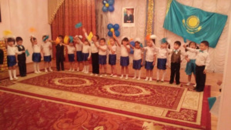 Здесь все народы, как одна семья, Мой Казахстан, Республика моя! 