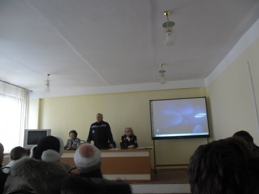 Балалар су үстінде жүзуге ұйрету – бұл оның судағы қауіпсіздігін қамтама сыз ету.