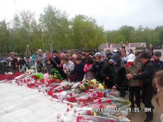  8 мамыр күні әдеттегіше Мәңгілік алау жанында бастауыш сынып оқушыларына арналған мерекелік шара өтті.