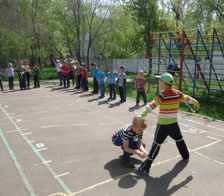 Балабақшада ересек және дайындық топтарымен «Біз сарбазша адымдаймыз» атты «Отан қорғаушылар күніне» және «Жеңіс күніне» арналған музыкалы-спорттық ойын-сауық өтті