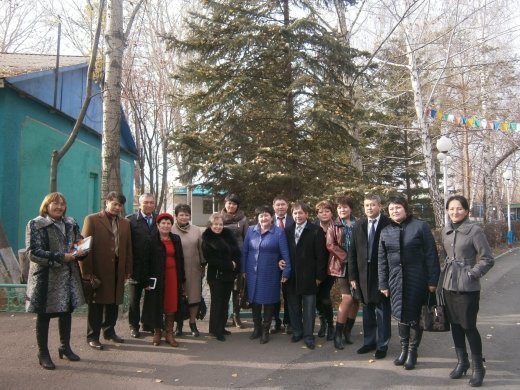 Өз тәжірибесімен алмасу мақсатында, Павлодар қаласының директорлары Семей қаласына аймақтық шеңберде  ынтымақтастық білім саласында  іс-сапармен  барды. 