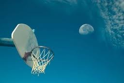 Баскетбол өтуде.