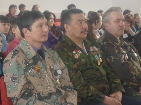 12.02.14 жылы мектебімізде Кеңес әскерлерінің Ауған жерінен шығарылғанына 25 жылдығы қарсаңында «Сарбаз соғысты таңдамайды»