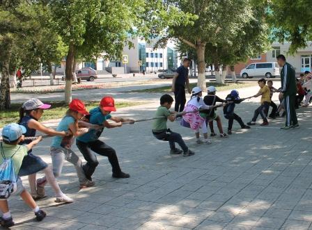 Жаз жайнатып, күн күлдіріп...