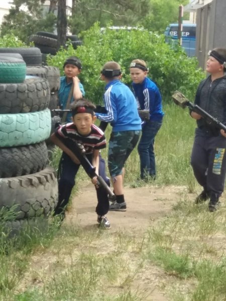 Лазертаг ойынын  ойнаймыз, Жарысқа біз тоймаймыз!