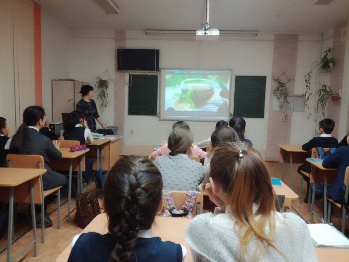  «Пайдалы тағамдар» тақырыбында сынып сағаты өткізілді