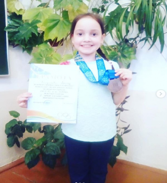 3 «В» сыныбының оқушысы Базанова Арина ритмдік гимнастикадан облыстық чемпионатта 3 орын алды.