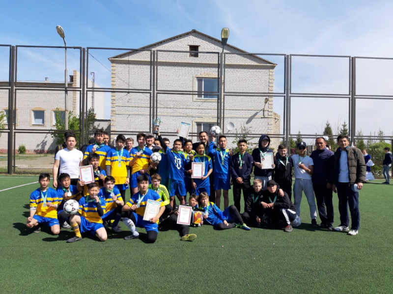 17-18 мая 2019 года в рамках года Молодежи на футбольной площадке  ООШ N38  состоялись соревнования  по мини-футболу