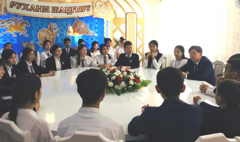 Единые уроки «Современный Казахстан. Уроки Лидерства Елбасы» в школах города