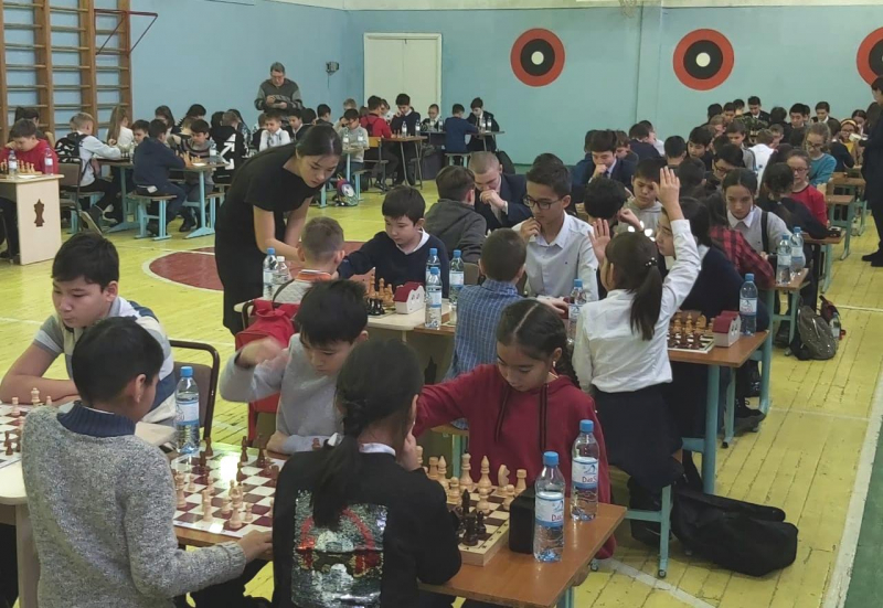 Мектеп оқушылары арасында шахматтан блицтурнир