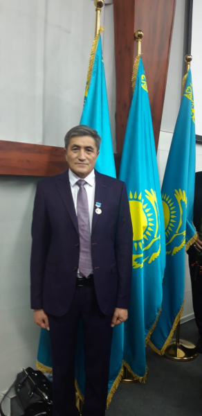 Почетный работник образования Республики Казахстан