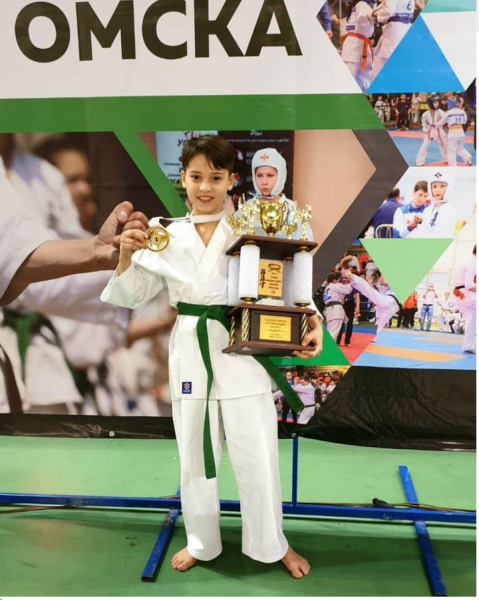 Омбы қаласындағы киокушинкай карате бойынша халықаралық турнирдің чемпионы