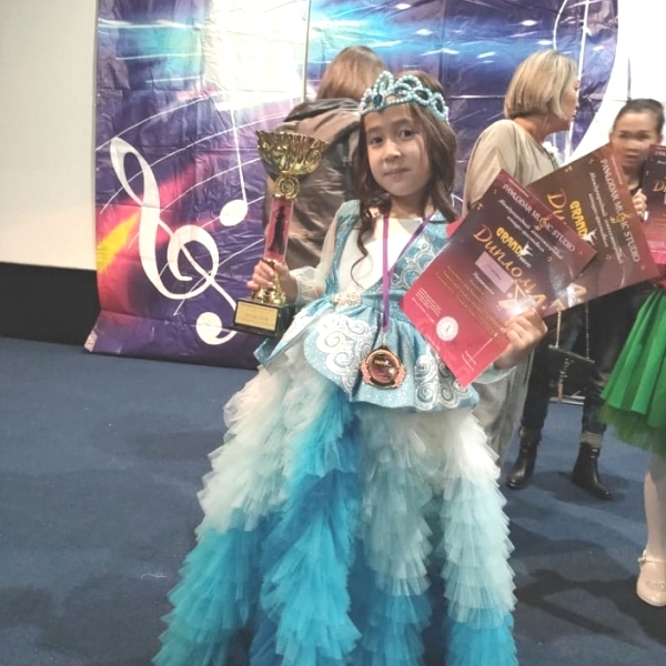 Павлодардың жас вокалисті халықаралық фестивальдің жеңімпазы атанды