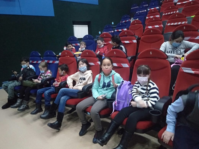 Көктемгі каникул кезінде мектеп оқушылары Festival Сinema кинотеатрына барды.