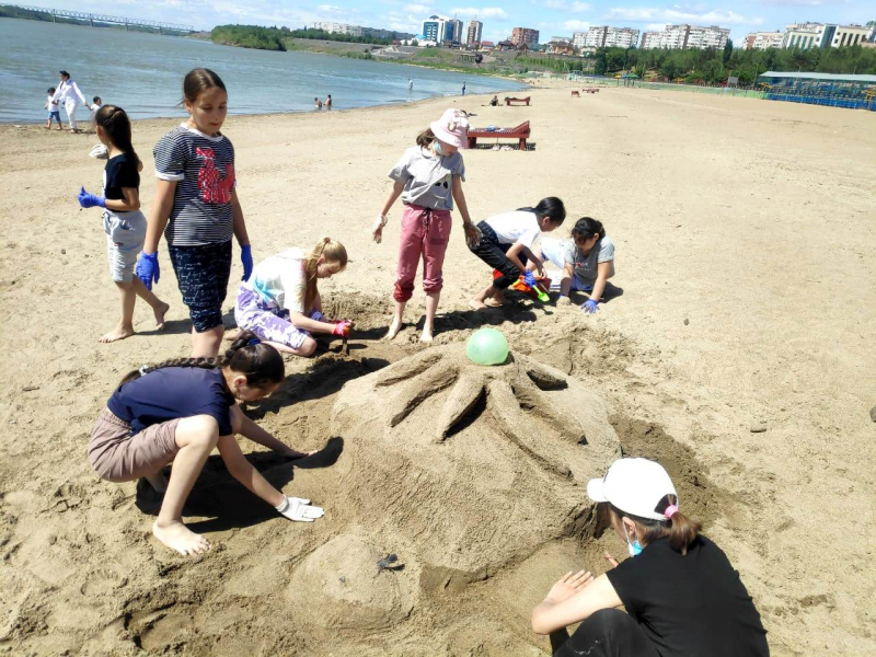 В творчестве школьников морские животные из песка
