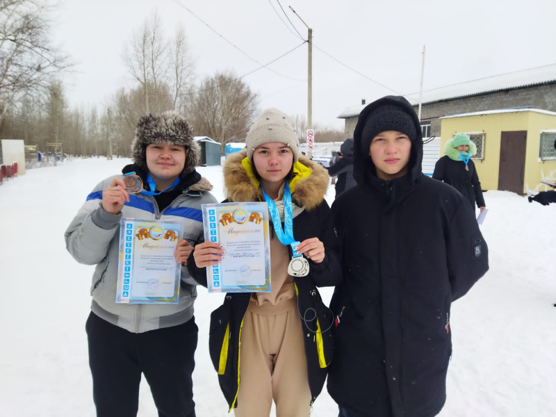 13.12.22 проходили соревнования по зимнему спортивному ориентированию  3 место - Тойгамбаева Ж. 11Б  2 место - Идрисова А. 9В