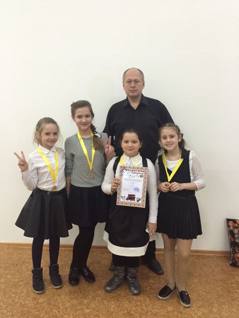 Таланты школы «Стикс»-призеры в городском конкурсе бардовской песни!