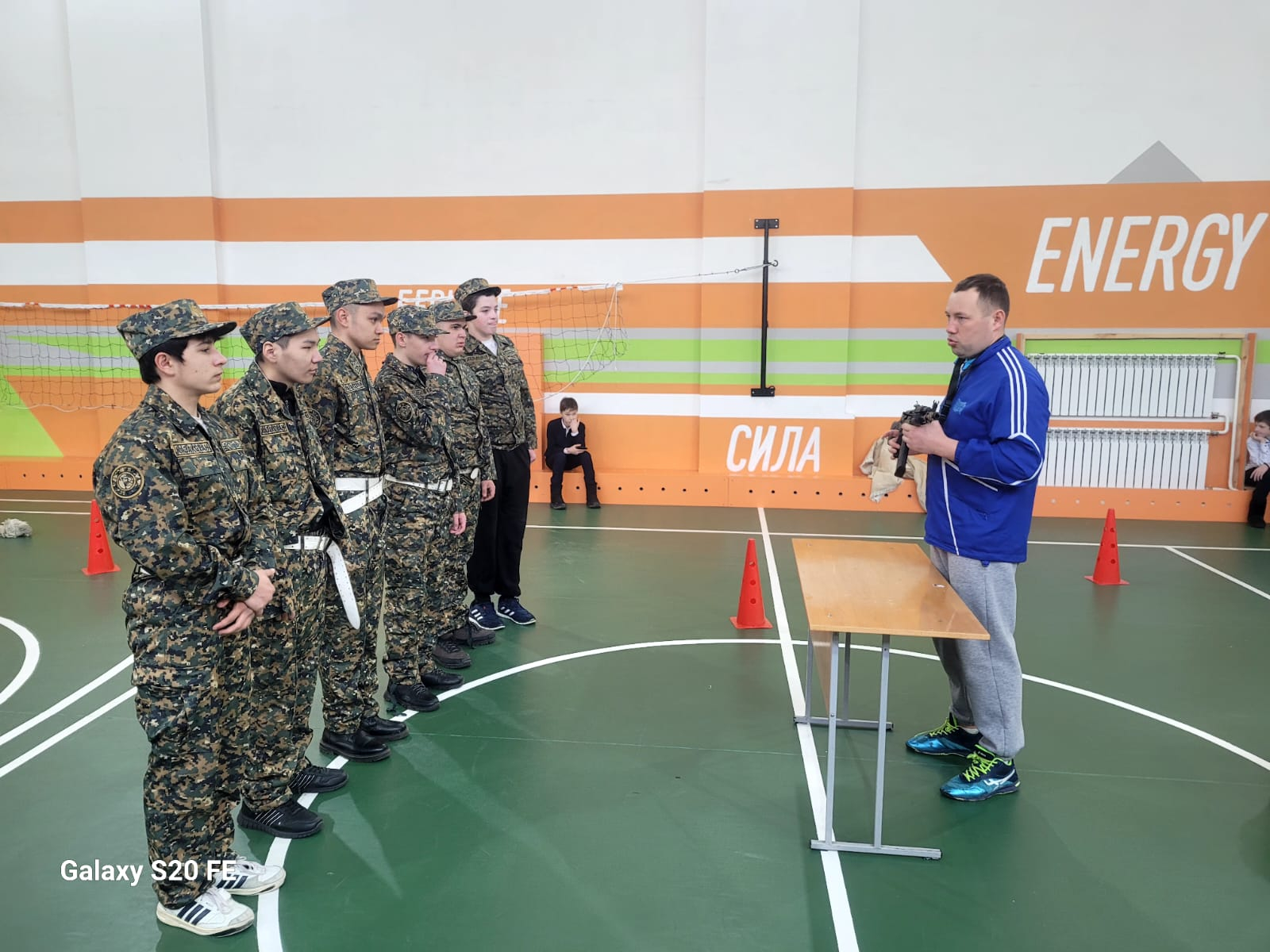 25 жылғы 21 ақпан күні, біздің мектепте дене шынықтыру мұғалімдері Дуйсекенов Р.М. және Айтуганов Е.А. «Міндет Абырой Ерлік» атты әскери-спорттық эстафета өткізді. 