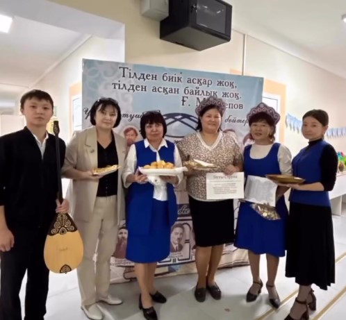 «Тілдер» айлығы