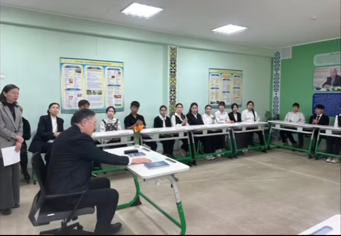 “Ұлттық кітап” күніне орай ақынмен кездесу өтті