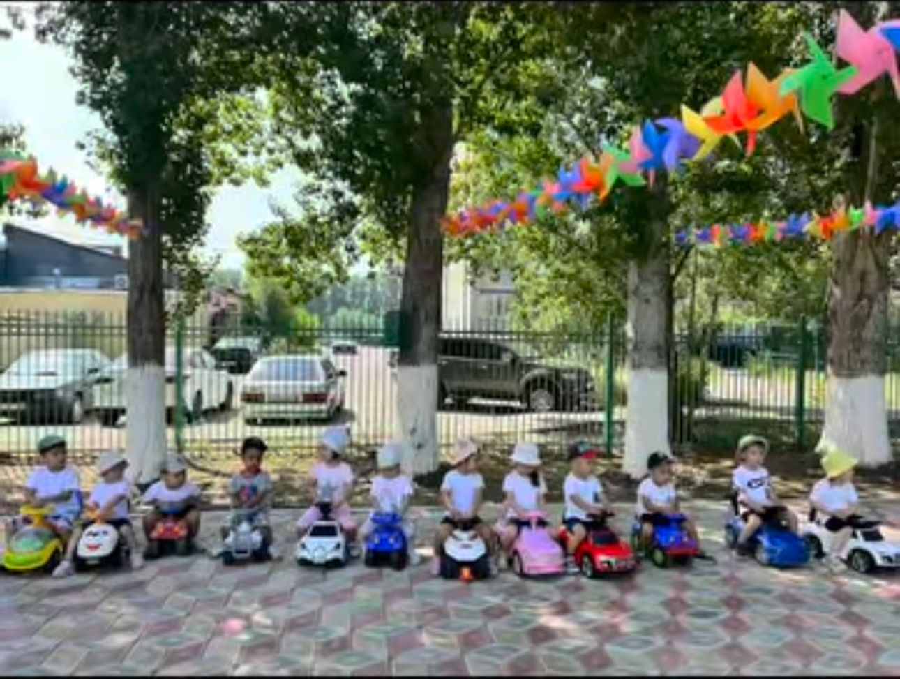 Ойыншық машиналармен ойнау арқылы балалардың ойлау қабілетін дамыту