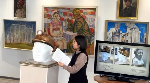 № 35 жалпы орта білім беру мектебінің 8 сынып оқушыларына арнап Н.Нұрмұхаммедов атындағы Павлодар облыстық көркемсурет музейінде Еңбек күні және жұмысшы мамандықтар жылына орай “Суретшілер шығармашылығындағы кәсіптер әлемі” атты дәріс өткізілді.