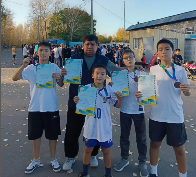 Оқушыларымыз 55 қалалық спартакиада барысында президенттік миляға қатысып, 3 орынға болды.