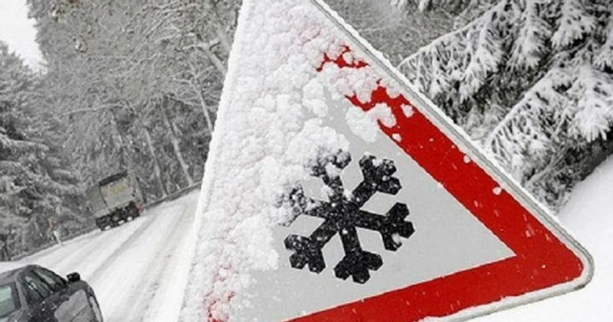 Друзья, у нас выпал первый снег! Для нашего региона это неожиданно рано, поэтому важно быть особенно внимательными и осторожными.