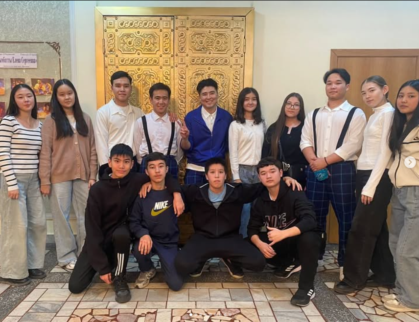 Бүгін мектебіміздің 8-10 сынып оқушылары Ж. Аймауытов атындағы Павлодар облыстық қазақ музыкалық драма театрының “Алғашқы махаббат” қойылымына барды.