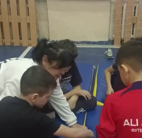 Урок национальных игр по “Бес Асык”,