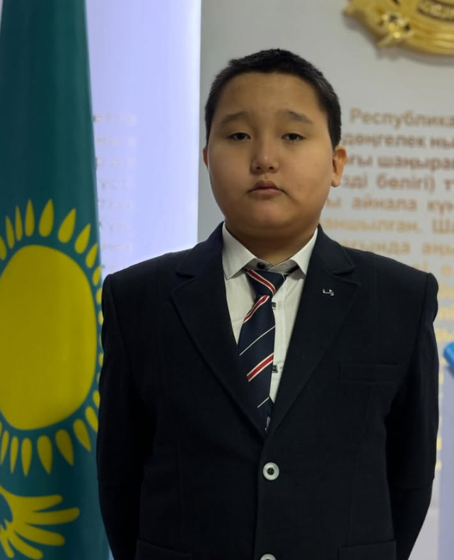 Менің Отаным - Қазақстан” XXV аймақтық ғылыми - тәжірибелік конференциясының “Тарих бесігі - мұражай” секциясының жүлдегері Досов Карим. Жетекшісі: Ассанова Ж.Т.