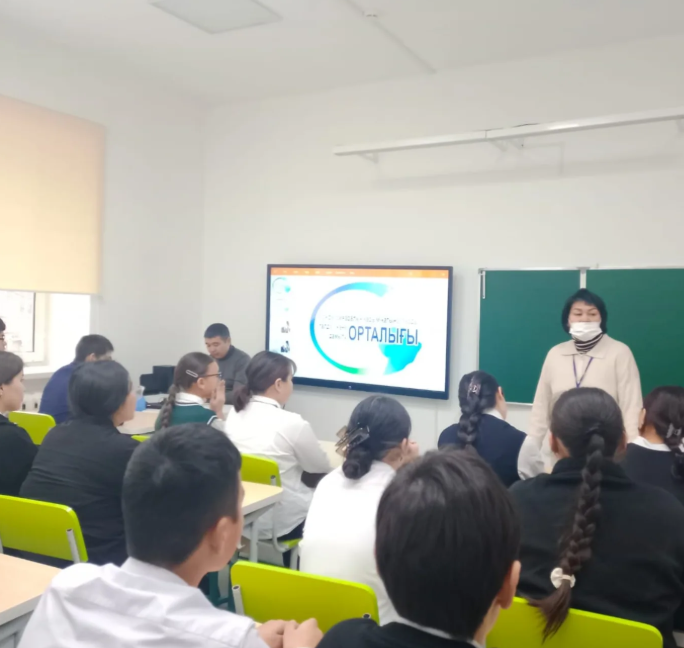 Сотрудники Центра анализа и развития межконфессиональных отношений провели информационно-разъяснительную работу с учащимися школы по вопросам противодействия современному религиозному экстремизму и терроризму.