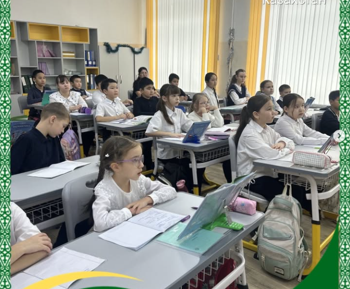 2025 жылғы 19 желтоқсан күні Павлодар станциясындағы ЖПБ құқық бұзушылықтын алдын алу тобының аға инспекторы, полиция аға лейтенанты Е.Қ. Сайлаубеков, теміржол бойындағы қауіпсіздік ережелерін сақтау тақырыбында профилактикалық дәріс өткізді.