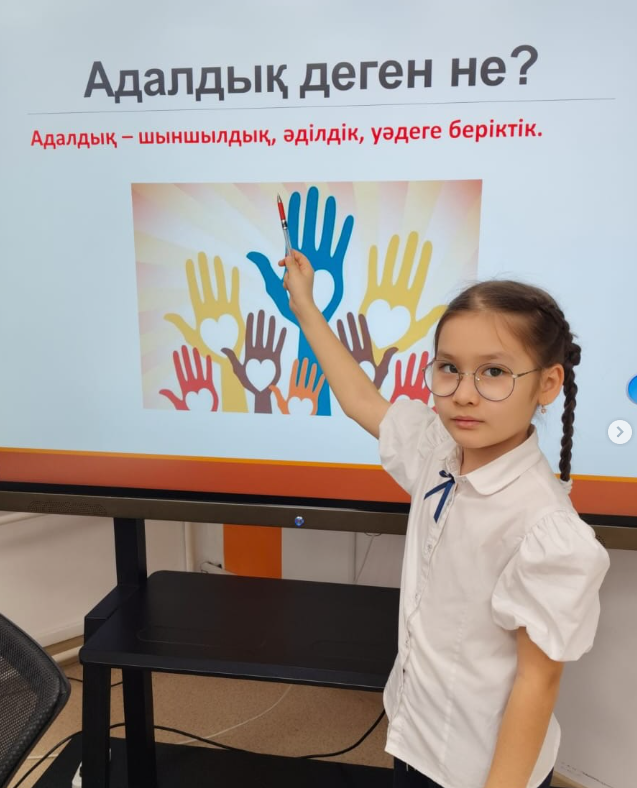 Оқушылардың сандық мінез-құлық кодексін іске асыру бойынша «Заң және тәртіп» айлығы аясында мектепте «Қауіпсіздік сабқтары» тақырыбында біртұтас сынып сағаттары ұйыымдастырылды.