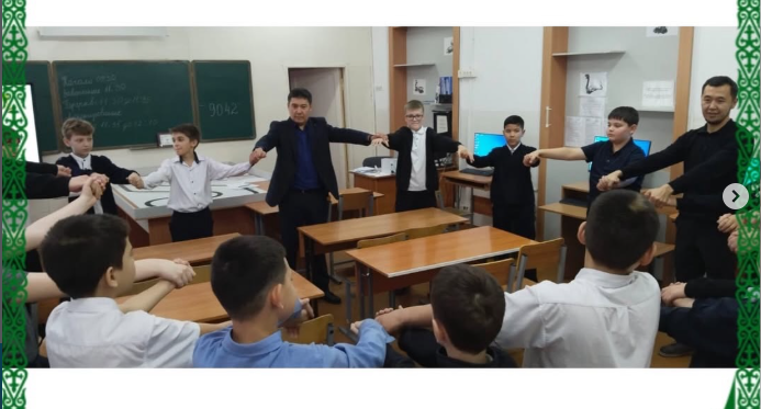 21 қаңтарда “Даналық мектебі” жұмысының жоспары аясында “Аға қамқорлығы” клубы “Үздік нәтижелерге қол жеткізу үшін келіссөздер жүргізудің тиімді әдістері” тақырыбында танымдық және тәжірибеге бағытталған сабақ өткізді.