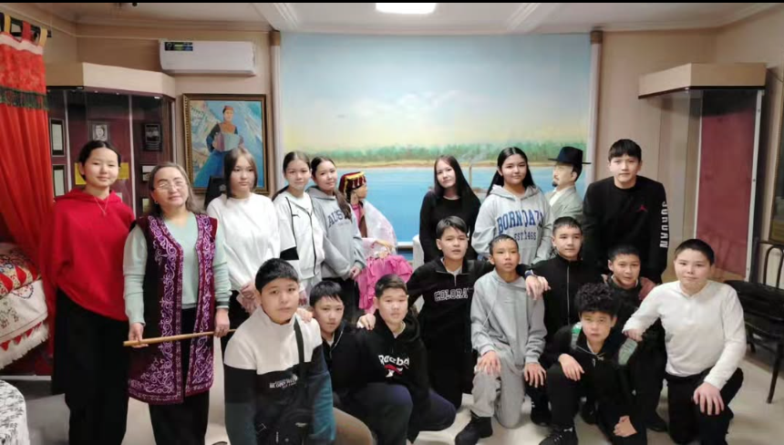 7 «В» сыныбы М. Шамсутдинова атындағы Ән өнері шығармашылық мұражайына танымдық экскурсия жасады.