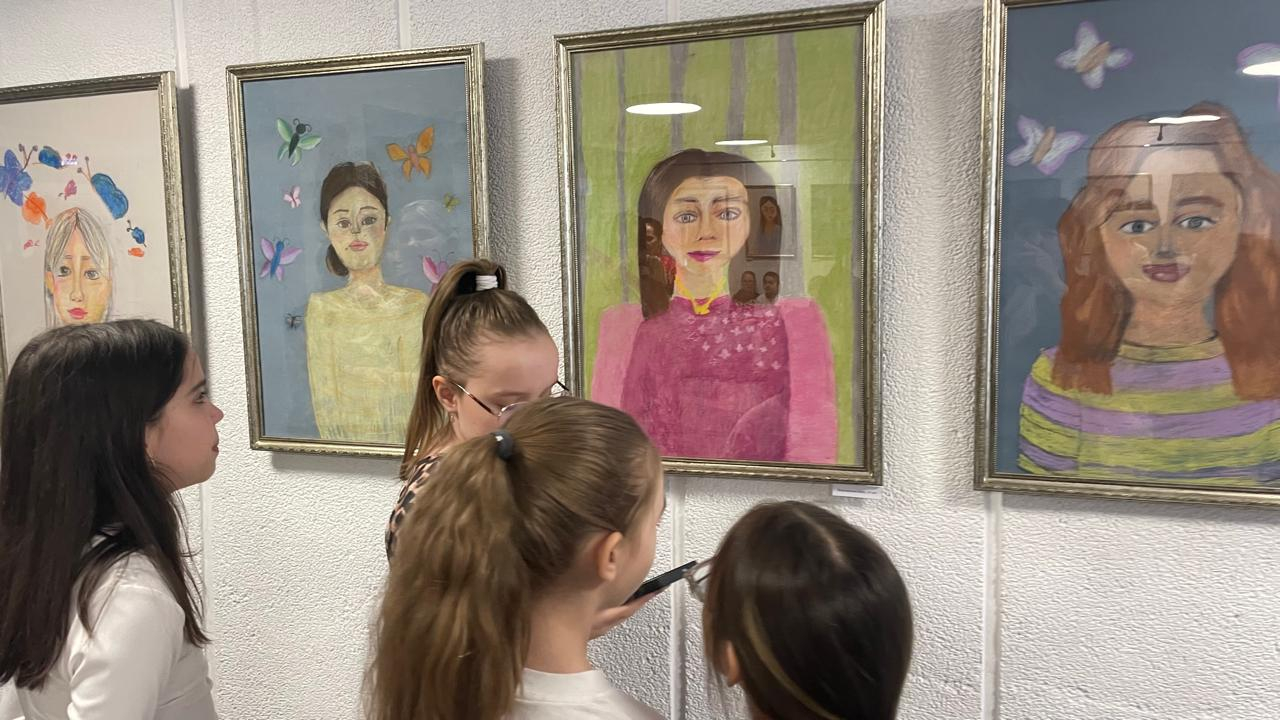 Выставка “Анамның аялы алақаны”