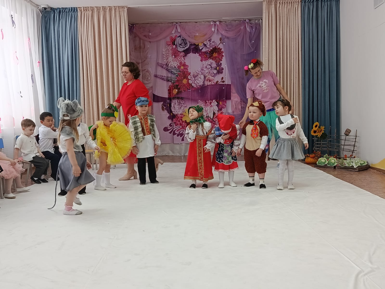 8 марта в средней группе