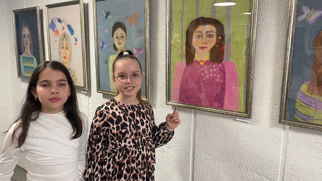 Выставка “Анамның аялы алақаны”