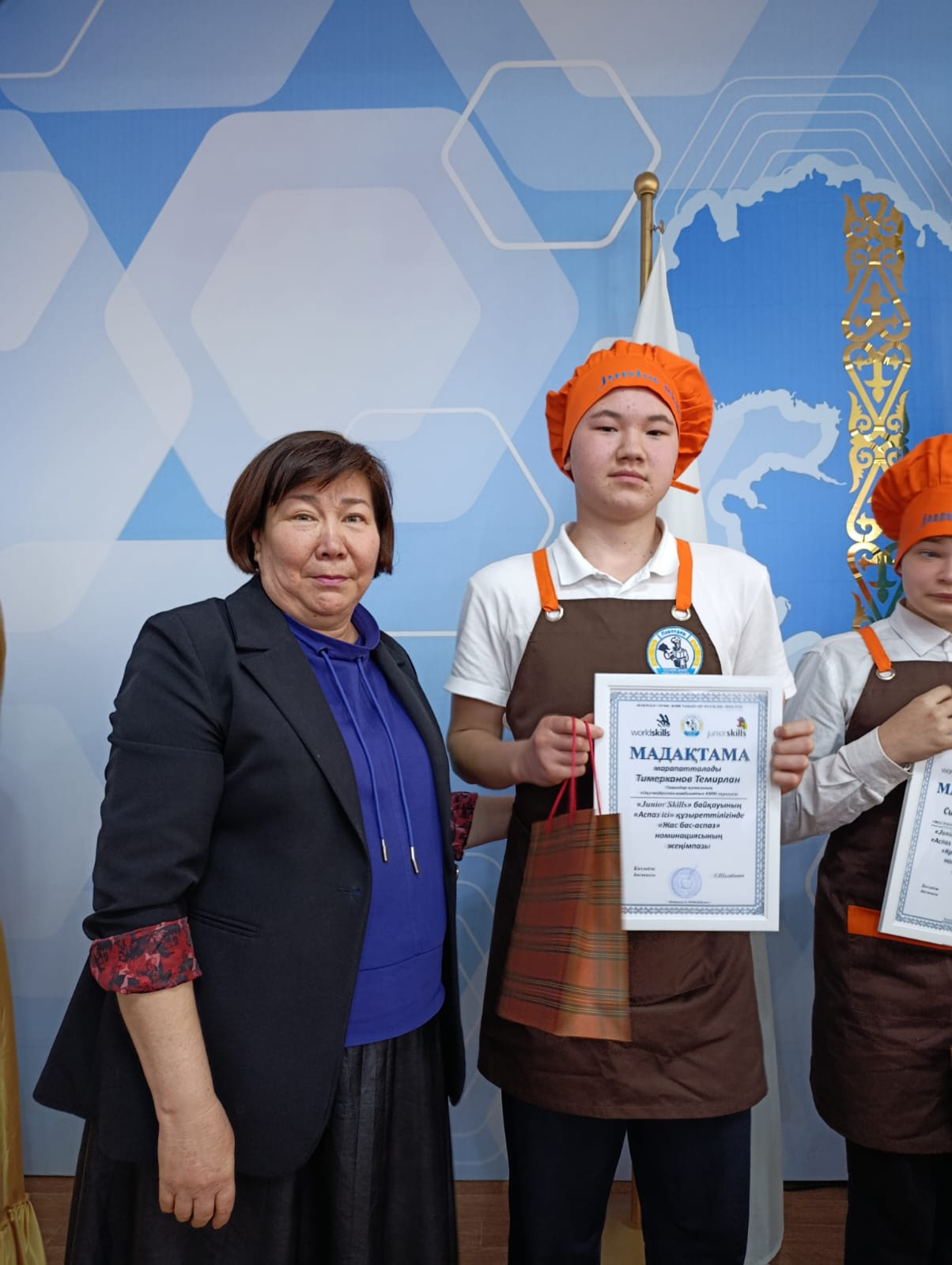 Біз оқушыларымызбен мақтанамыз!