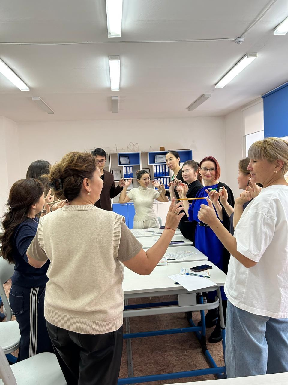 Мұғалімдердің әдістемелік бірлестіктерінің отырыстары өтті.  Бүгін М. Әуезов атындағы жалпы орта білім беру мектебінде педагогтердің әдістемелік бірлестіктерінің отырыстары өтті.