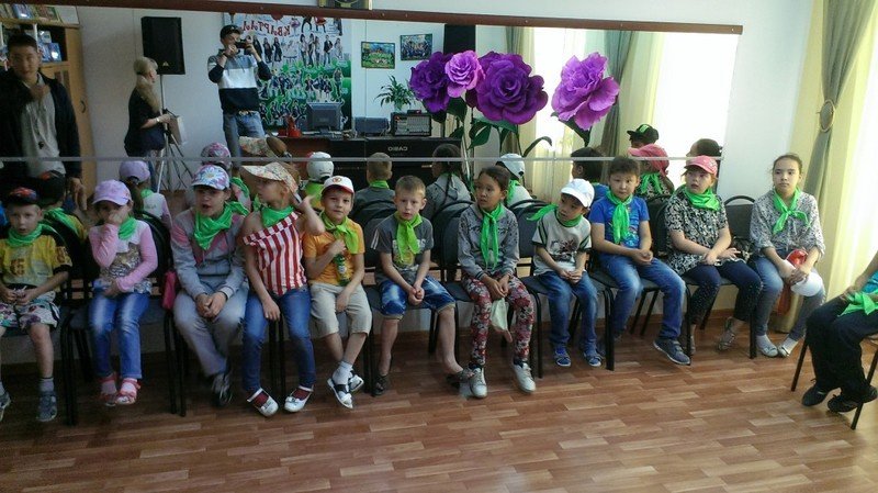 На экскурсии во Дворце школьников