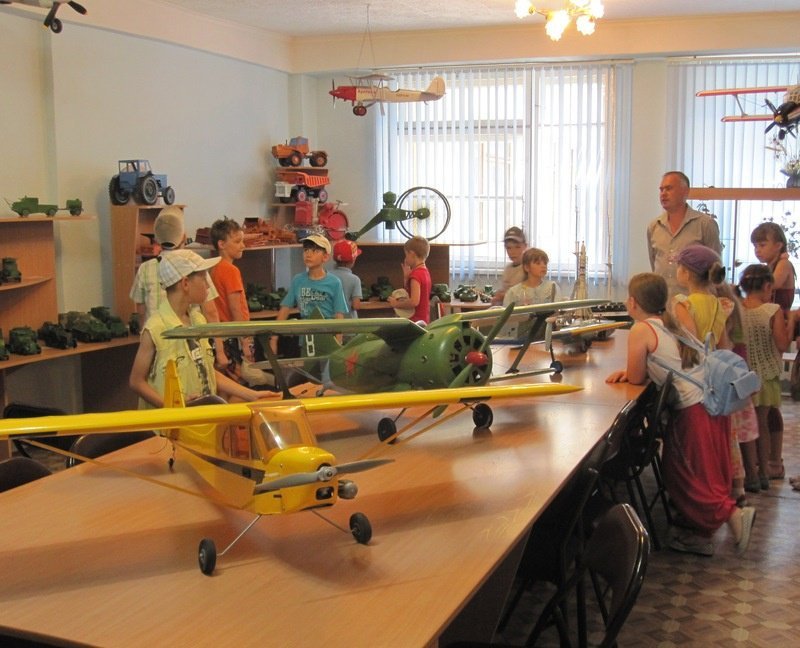 С 12 июня по 14 июня 2015 года, на базе Детской технической школы  пройдут Республиканские соревнования технического творчества и изобретательства (авиа-, ракето-, авто-, судомоделирование, действующие модели робототехники).