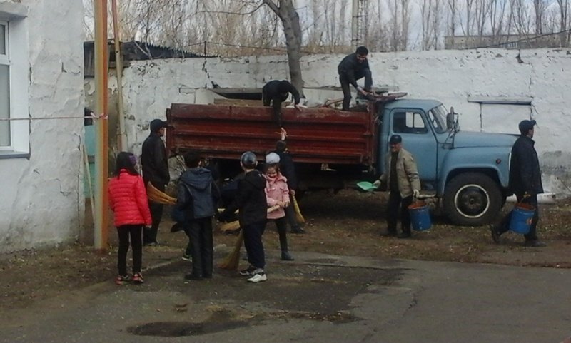 Благодарность в адрес акимата пятого микрорайона в лице Заяц Ирины Николаевны и Идрисова Гани Балтабаевича